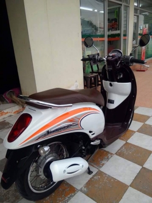 ราคาถูก Scoopy i ปี 2555 รถสวย ลายคลาสสิค ประหยัดน้ำมัน ราคาถูก Scoopy i ปี 2555 รถสวย ลายคลาสสิค ประหยัดน้ำมัน