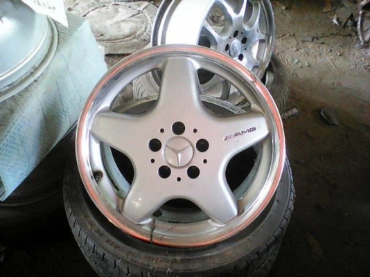 ขายล้อ amg ลายปลาดาว กว้าง 7.5 et 37 ทั้ง 4 ล้อคับ ขาย 14500