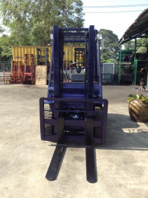 +++ ขายโฟล์คลิฟท์  TOYOTA 5FD20  ขนาด 2 ตัน  เครื่องยนต์ดีเซล  เสา 3 เมตร   เกียร์ธรรมดา  งา 1,070  มม. ยางตันครับ