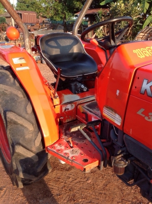แทรกเตอร์คูโบต้า แอล 3408  สภาพดีเดิมๆทั้งคันมีโรตารี่ให้ด้วย