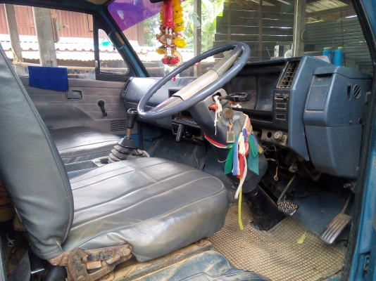 ขายISUZU NPR 115แรงม้ารถสวยสภาพพร้อมใช้งาน