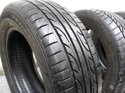 ขายเศษยาง DUNLOP SP SPORT LM704 ปี5113(1เส้น) 215-60-16 ราคา 1,500
