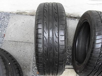 ขายเศษยาง DUNLOP SP SPORT LM704 ปี5113(1เส้น) 215-60-16 ราคา 1,500