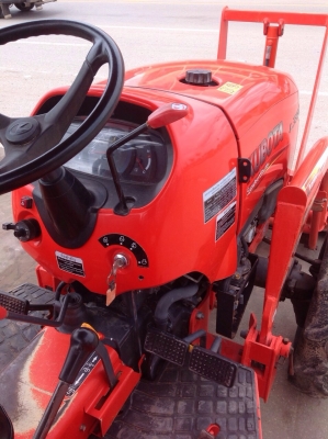 แทรกเตอร์คูโบต้าแอล 3608 สภาพดีมากเดิมๆทั้งคัน มีผานดันหน้าและโรตารี่ แทรกเตอร์คูโบต้าแอล 3608 สภาพดีมากเดิมๆทั้งคัน มีผานดันหน้าและโรตารี่