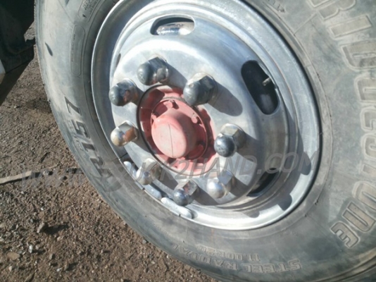 รถพ่วง แม่-ลูก  HINO  22 ล้อ น็อต 8 ตัว  370 แรงม้า