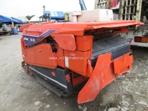 รถเกี่ยวข้าวนั่งขับ KUBOTA R1-12 รหัสสินค้า : 14002158 หรือเพิ่มเติมไดที่ www.nihonmono.com รถเกี่ยวข้าวนั่งขับ KUBOTA R1-12 รหัสสินค้า : 14002158 หรือเพิ่มเติมไดที่ www.nihonmono.com