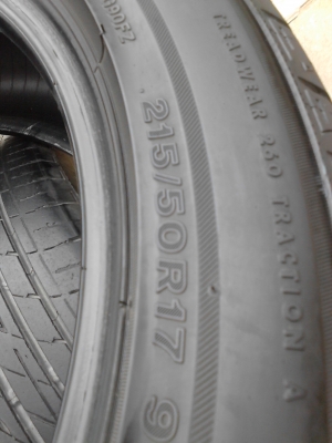 ด่วน! ขอบ 17 ยี่ห้อ BRIDGESTONE 215/50R17 TURANZA GR-90 ปี2012 มี 3 เส้น TEL.081-427-3941 ด่วน! ขอบ 17 ยี่ห้อ BRIDGESTONE 215/50R17 TURANZA GR-90 ปี2012 มี 3 เส้น TEL.081-427-3941