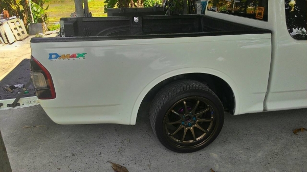 ลูกกระบะ ดีแมค แค๊บ สีขาว ของถอดพร้อมใช้ มีไฟท้ายและพื้นปูกระบะครบ