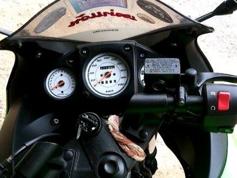 ขายรถ คาวาซากิ นิลจา250ccรถปี2554วิ่งน้อยทะเบียนพร้อมโอนรถมีตำนิรอยแตกหน้าตามรูป ขี่ดีมาก