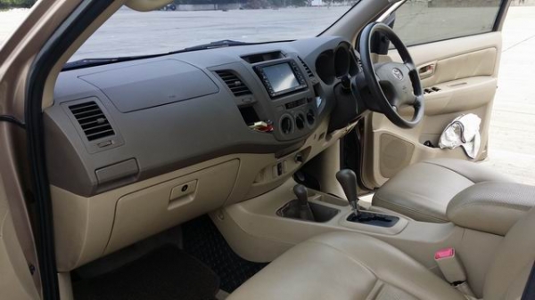 ต้องการขาย TOYOTA vigo 2.7 4x4 ต้องการขาย TOYOTA vigo 2.7 4x4