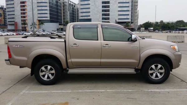 ต้องการขาย TOYOTA vigo 2.7 4x4