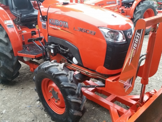ขายรถไถคูโบต้า KUBOTA L 3608 (4WD) พร้อมชุดใบมีดดันหน้าคานล่าง ขายรถไถคูโบต้า KUBOTA L 3608 (4WD) พร้อมชุดใบมีดดันหน้าคานล่าง