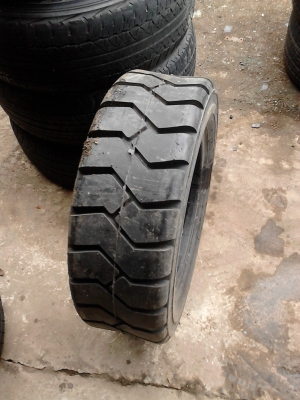 28 X 9 -15 WOOSUNG ยากรถยก มี 1 เส้น TEL.081-427-3941 28 X 9 -15 WOOSUNG ยากรถยก มี 1 เส้น TEL.081-427-3941