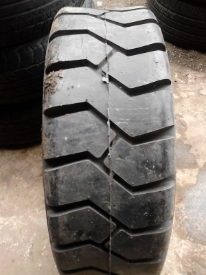 28 X 9 -15 WOOSUNG ยากรถยก มี 1 เส้น TEL.081-427-3941 28 X 9 -15 WOOSUNG ยากรถยก มี 1 เส้น TEL.081-427-3941