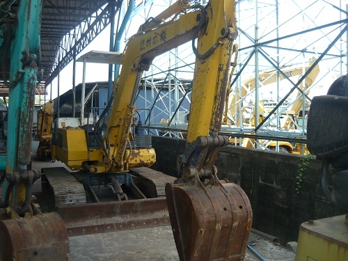 รถขุด Komatsu PC40-6 รถเก่านอกa นำเข้าจากญี่ปุ่น พร้อมใช้งาน 091 695-6445