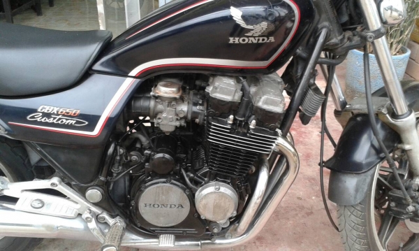 cbx 650 custom 1982 เดิมๆแห้งๆ cbx 650 custom 1982 เดิมๆแห้งๆ