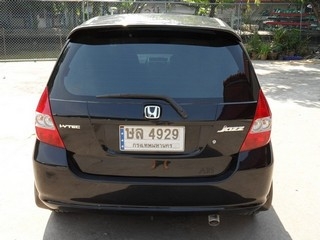 HONDA JAZZ 1.5 AUTO  รถเจ้าของเดียวผู้หญิงใช้ ขายถูก T.086-527-9533