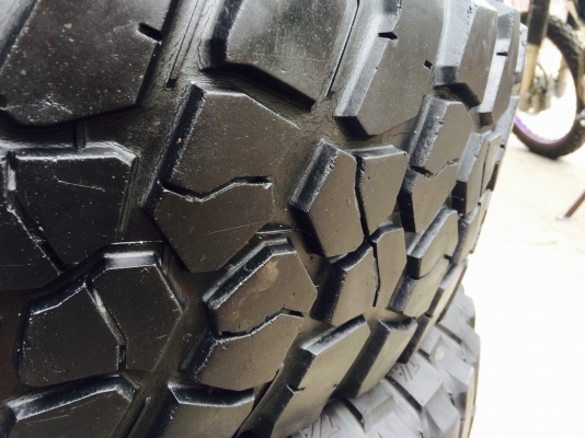 ขายยางBF km2. 285/75/16 ปี09