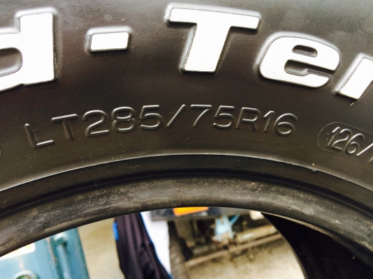 ขายยางBF km2. 285/75/16 ปี09