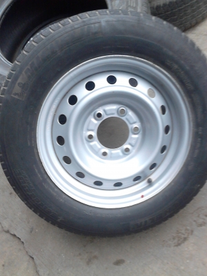 ขอบ 16 กะทะล้อ 6 รู พร้อมยาง 215/65R16 มี 1 ล้อ TEL.081-427-3941 ขอบ 16 กะทะล้อ 6 รู พร้อมยาง 215/65R16 มี 1 ล้อ TEL.081-427-3941