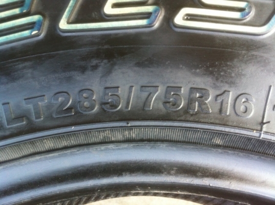 ขายยาง mud deestone 285/75/16 ปีใหม่ๆครับ ขายยาง mud deestone 285/75/16 ปีใหม่ๆครับ