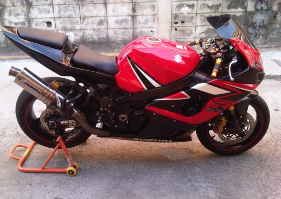 ขาย Suzuki Gsxr 1000cc k4 ทะบียน ราคา 135000 บาท สนใจต่อลองติดต่อ คุณวิทย์ 0814998616 ขาย Suzuki Gsxr 1000cc k4 ทะบียน ราคา 135000 บาท สนใจต่อลองติดต่อ คุณวิทย์ 0814998616