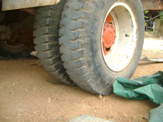 รถเปลี่ยนหัว F17 แชสชีหัวยาว(ทุกอย่างลงเล่มเรียบร้อย) เครื่อง 180แรง เกียร์กลาง  ราคา 380,000 บาท