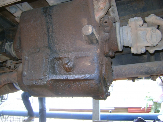 รถเปลี่ยนหัว F17 แชสชีหัวยาว(ทุกอย่างลงเล่มเรียบร้อย) เครื่อง 180แรง เกียร์กลาง  ราคา 380,000 บาท