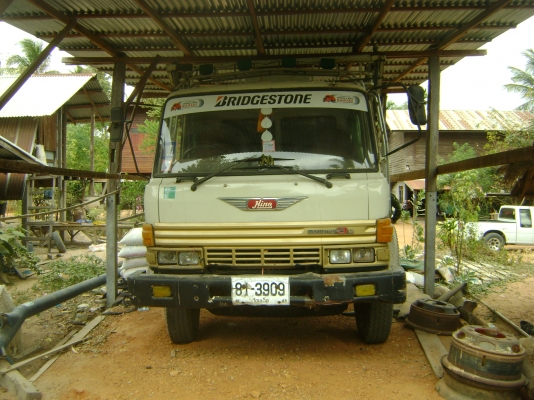 รถเปลี่ยนหัว F17 แชสชีหัวยาว(ทุกอย่างลงเล่มเรียบร้อย) เครื่อง 180แรง เกียร์กลาง  ราคา 380,000 บาท