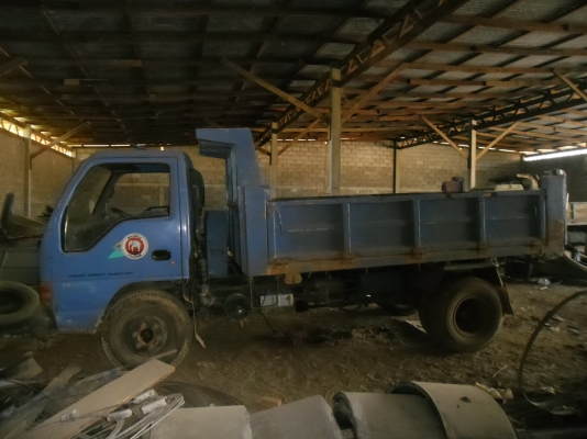 ขายรถดั้ม ISUZU NPR 120 แรงจดทะเบียนปี 40 ทะเบียนเต็มชุดโอนพร้อม