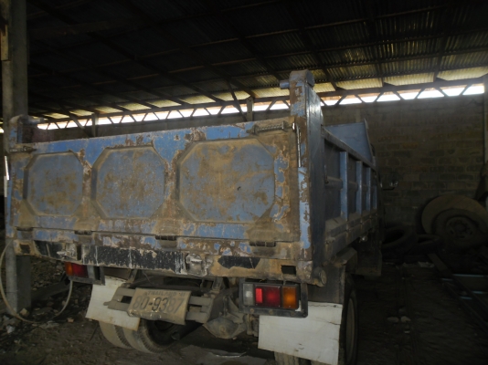 ขายรถดั้ม ISUZU NPR 120 แรงจดทะเบียนปี 40 ทะเบียนเต็มชุดโอนพร้อม