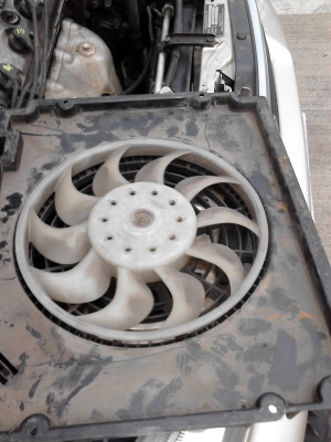 พัดลมระบายความร้อน หม้อน้ำรถยนต์   TEL.081-427-3941