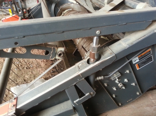 ขายรถเกี่ยว DC 70 เกี่ยวเฉพาะนาปีเท่านั้นครับ