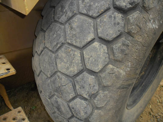 ขายถูกๆ รถบดสั่น SAKAI รุ่น SV 500 TF สองเปลือกสองเพลาสภาพพร้อมใช้