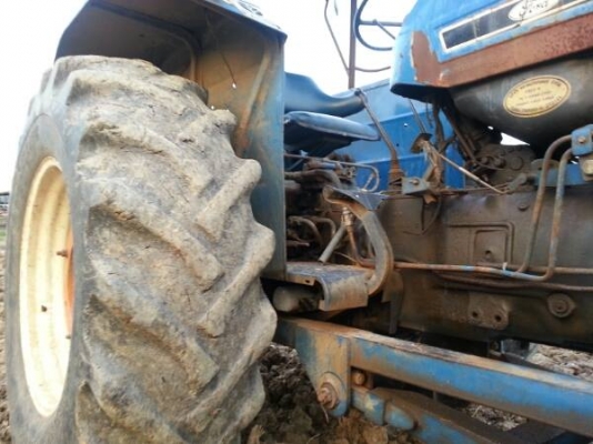 ขายรถไถฟอร์ด 6610 ด่วน