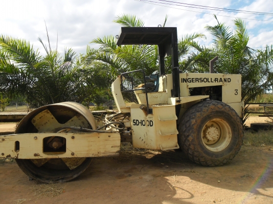 ขายรถบด  INGERSOLLRAND สวยสภาพพร้อมใข้ เอกสารเล่มทะเบียน