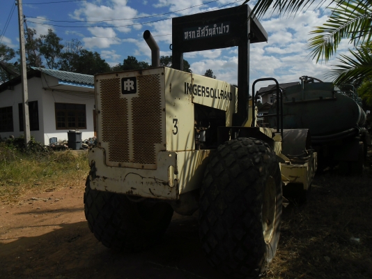 ขายรถบด  INGERSOLLRAND สวยสภาพพร้อมใข้ เอกสารเล่มทะเบียน