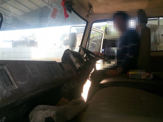 รถอีซูซุ  10 ล้อ หลังถนน  210 แรงม้า. ปี 43  สนใจติดต่อ 081 - 6079515