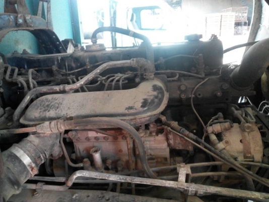 รถอีซูซุ  10 ล้อ หลังถนน  210 แรงม้า. ปี 43  สนใจติดต่อ 081 - 6079515