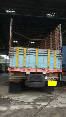 รถอีซูซุ  10 ล้อ หลังถนน  210 แรงม้า. ปี 43  สนใจติดต่อ 081 - 6079515