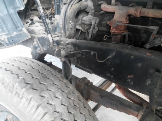 รถอีซูซุ  10 ล้อ หลังถนน  210 แรงม้า. ปี 43  สนใจติดต่อ 081 - 6079515