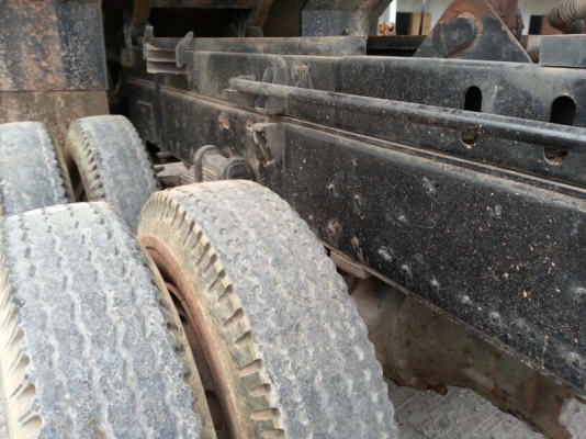 รถอีซูซุ 10 ล้อดั้ม 270 แรงม้า. ปี 41  สนใจติดต่อ  081 - 6079515