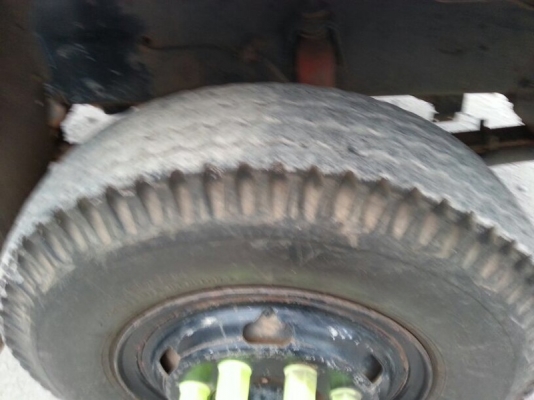 รถอีซูซุ 10 ล้อดั้ม 270 แรงม้า. ปี 41  สนใจติดต่อ  081 - 6079515