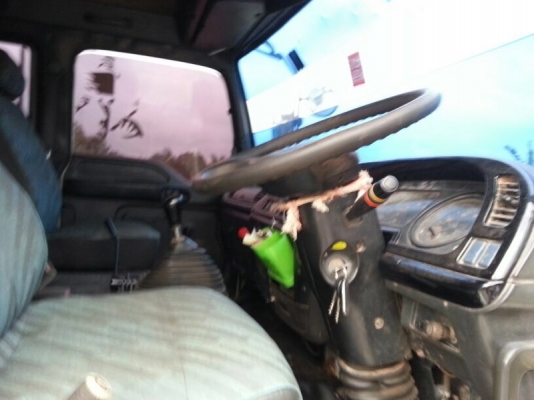 รถอีซูซุ 10 ล้อดั้ม 270 แรงม้า. ปี 41  สนใจติดต่อ  081 - 6079515