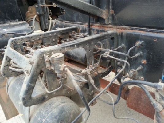 รถอีซูซุ 10 ล้อดั้ม 270 แรงม้า. ปี 41  สนใจติดต่อ  081 - 6079515