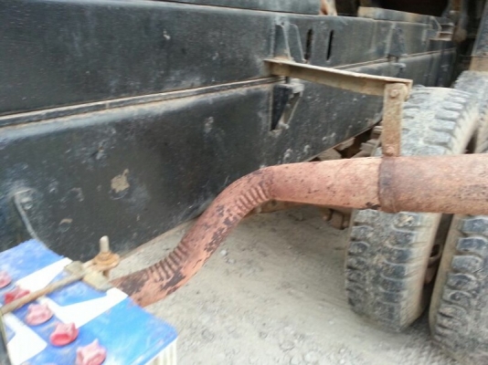 รถอีซูซุ 10 ล้อดั้ม 270 แรงม้า. ปี 41  สนใจติดต่อ  081 - 6079515