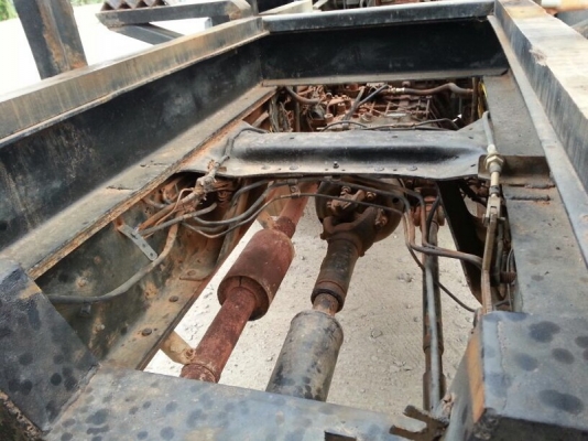 รถอีซูซุ 10 ล้อดั้ม 270 แรงม้า. ปี 41  สนใจติดต่อ  081 - 6079515