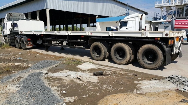 ขายรถหัวลาก 10 ล้อ 2 เพลา พร้อมหางพื้นเรียบ 3 เพลา HINO  FM3M รถสวยพร้อ  มใช้ จัดไฟแนนซ์ได้ รา คา 1180000 ต่อรอง