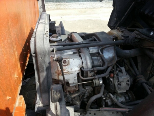 รถ TOYOTA   6 ล้อ  115 แรงม้า. ปี 45   สนใจติดต่อ  081 - 6079515