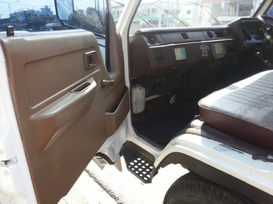 รถ TOYOTA   6 ล้อ  115 แรงม้า. ปี 45   สนใจติดต่อ  081 - 6079515